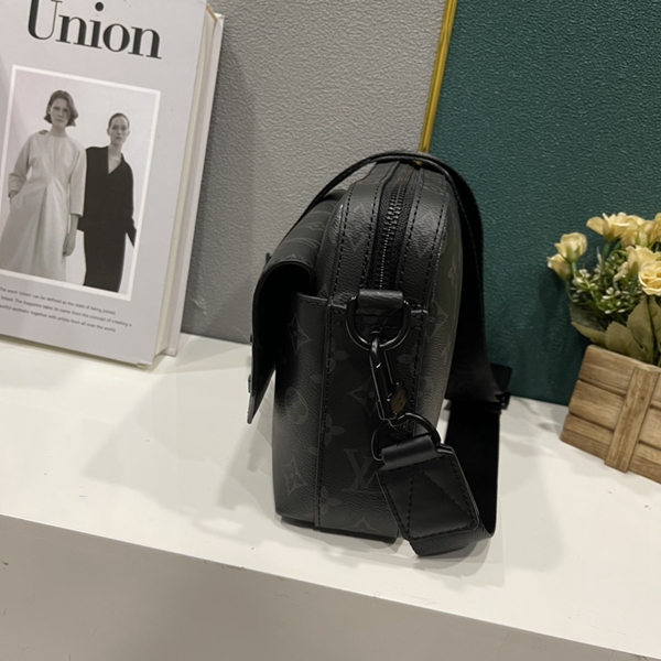 ルイヴィトンバッグ側面デザイン